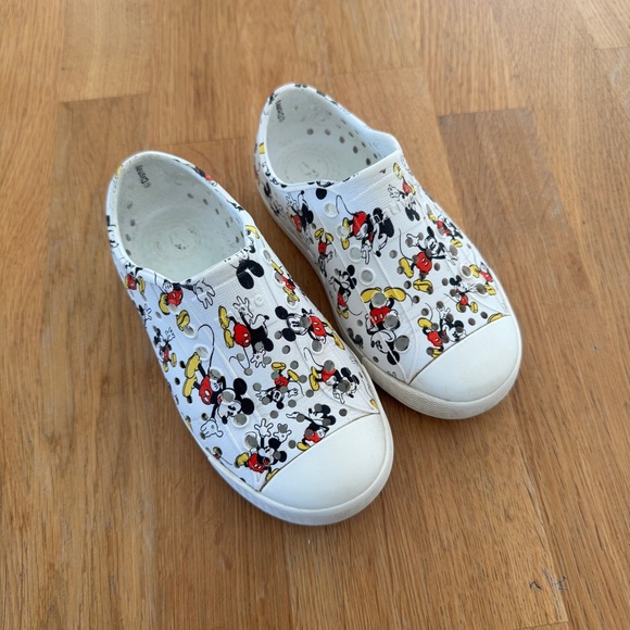 Native x Disney 9 White Jefferson Mickey Mouse Slip On Shoes Unisex - Picture 2 of 10